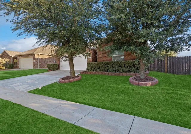 Photo 3 of Single family home for sale at 437 Buoy Dr, Crowley, TX 76036 | MLS# 21383812 | Listing updated on 2026-09-14
