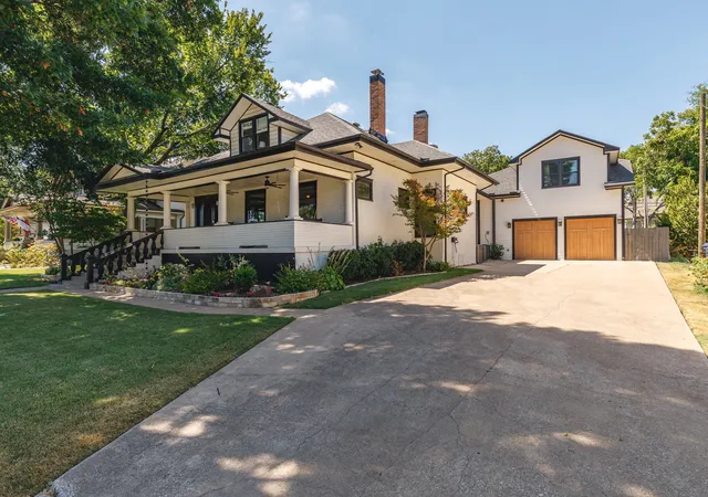 Photo 3 of Single family home for sale at 611 N Church St, Mc Kinney, TX 75069 | MLS# 21369149 | Listing updated on 2026-09-12