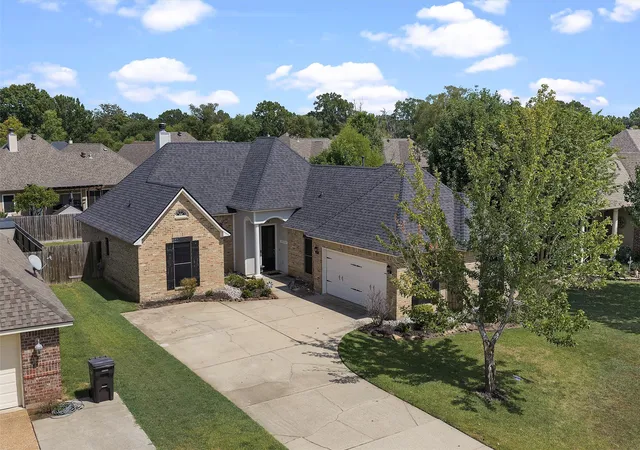 Photo 2 of Single family home for sale at 3911 Le Brooke Ln, Benton, LA 71006 | MLS# 21383784 | Listing updated on 2026-09-11