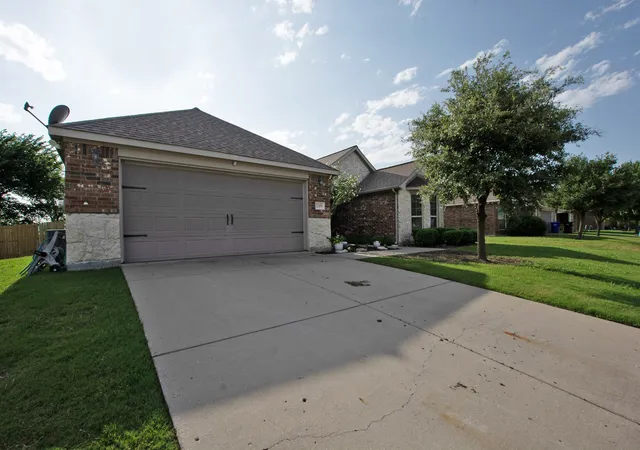 Photo 2 of Single family home for sale at 1309 N Houston St, Royse City, TX 75189 | MLS# 21383826 | Listing updated on 2026-09-12