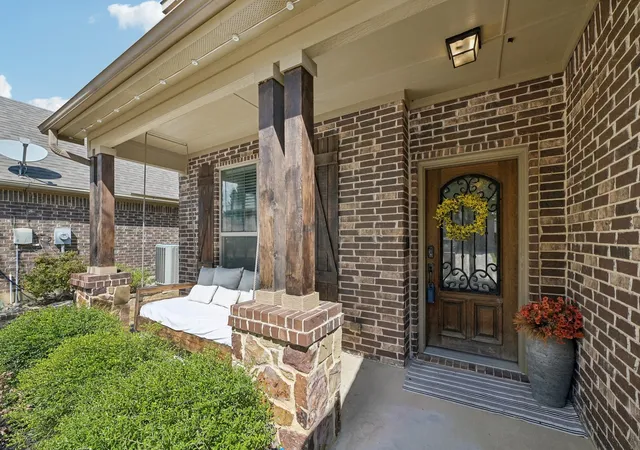 Photo 3 of Single family home for sale at 8624 Tribute Ln, Fort Worth, TX 76131 | MLS# 21381003 | Listing updated on 2026-09-12