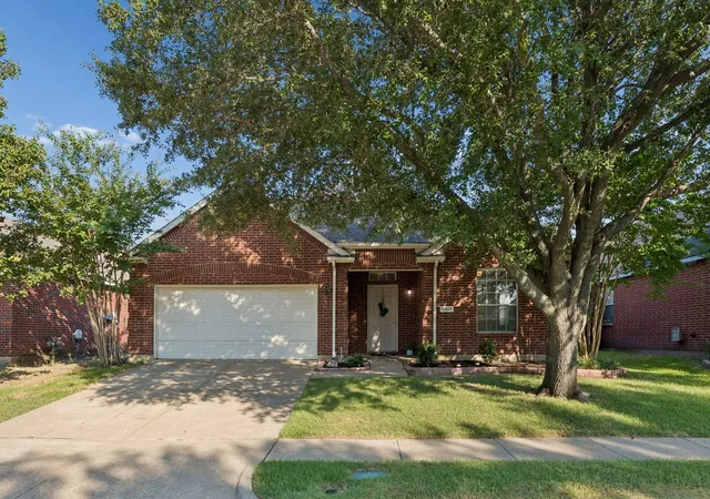 Photo 1 of Single family home for sale at 10617 Gleneagles Ln, Rowlett, TX 75089 | MLS# 21378481 | Listing updated on 2026-09-11