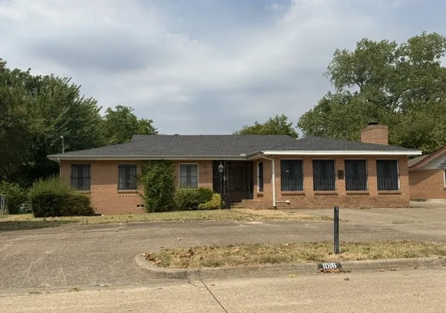 Photo 1 of Single family home for sale at 1016 Usher St, Benbrook, TX 76126 | MLS# 21383838 | Listing updated on 2026-09-11