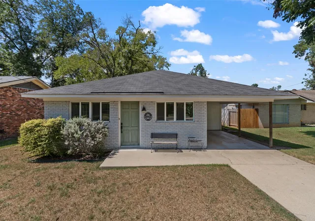 Photo 3 of Single family home for sale at 4842 Dixie Garden Loop, Shreveport, LA 71105 | MLS# 21381430 | Listing updated on 2026-09-13
