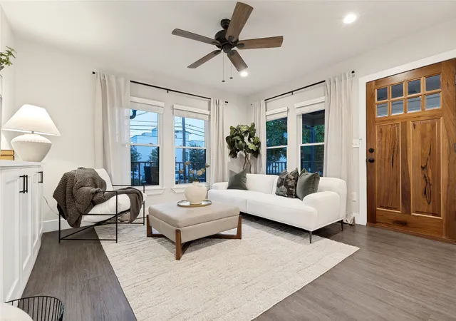 Photo 3 of Single family home for sale at 619 N Oak Cliff Blvd, Dallas, TX 75208 | MLS# 21383085 | Listing updated on 2026-09-13