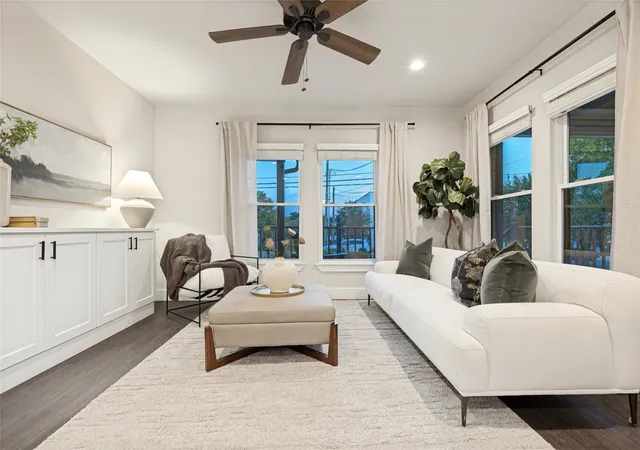 Photo 3 of Single family home for sale at 619 N Oak Cliff Blvd, Dallas, TX 75208 | MLS# 21383085 | Listing updated on 2026-09-13