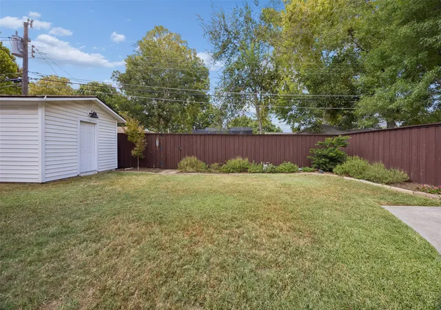 Photo 27 of Sale Pending at 10619 Longmeadow Dr, Dallas, TX 75238 | MLS# 21380374 | Listing updated on 2026-09-25
