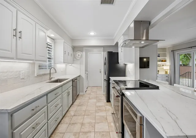 Photo 4 of Sale Pending at 10619 Longmeadow Dr, Dallas, TX 75238 | MLS# 21380374 | Listing updated on 2026-09-25
