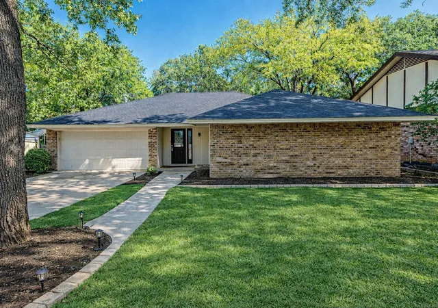 Photo 1 of Single family home for sale at 5209 Smokerise Ct, Arlington, TX 76016 | MLS# 21383573 | Listing updated on 2026-09-13