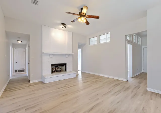 Photo 3 of Single family home for sale at 920 Jacksonhole Ln, Mesquite, TX 75149 | MLS# 21377593 | Listing updated on 2026-09-11