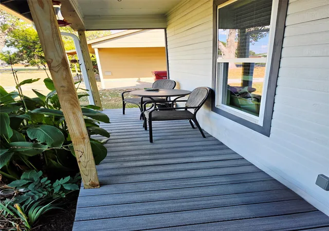 Photo 2 of Single family home for sale at 1309 S 6th Street, Bonham, TX 75418 | MLS# 21383531 | Listing updated on 2026-09-11
