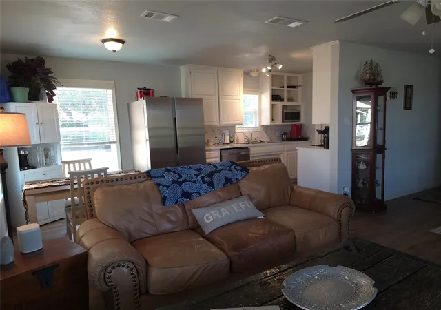 Photo 3 of Single family home for sale at 1309 S 6th Street, Bonham, TX 75418 | MLS# 21383531 | Listing updated on 2026-09-11