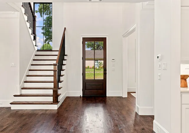 Photo 2 of Mansion for sale at 7114 Bob O Link Dr, Dallas, TX 75214 | MLS# 21380404 | Listing updated on 2026-09-13