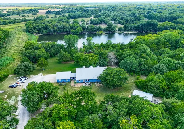 Photo 2 of Single family home for sale at 1088 Bub Hl Rd, Whitewright, TX 75491 | MLS# 21383884 | Listing updated on 2026-09-21
