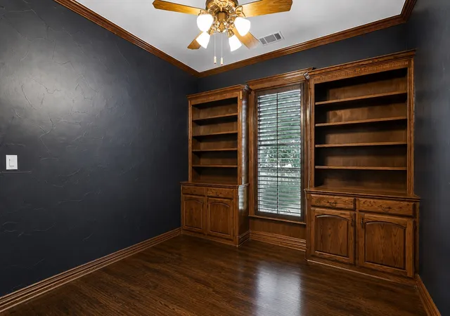 Photo 3 of Single family home for sale at 812 White Buffalo Ln, Rockwall, TX 75032 | MLS# 21383665 | Listing updated on 2026-09-24