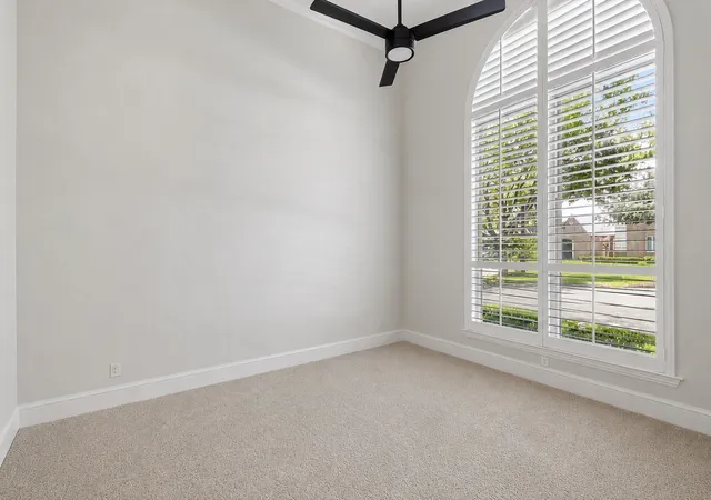 Photo 4 of Single family home for sale at 812 White Buffalo Ln, Rockwall, TX 75032 | MLS# 21383665 | Listing updated on 2026-09-24