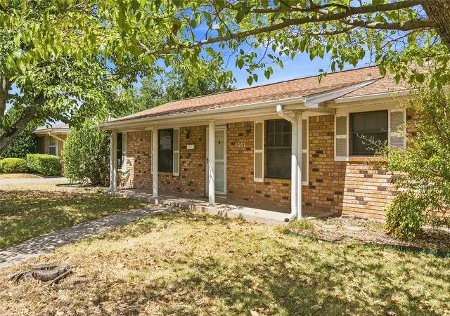 Photo 2 of Single family home for sale at 5601 Caldwell Dr, Waco, TX 76710 | MLS# 21381868 | Listing updated on 2026-09-14