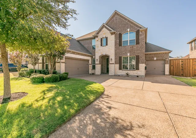 Photo 1 of Single family home for sale at 9939 Amberwoods Ln, Frisco, TX 75035 | MLS# 21383693 | Listing updated on 2026-09-25