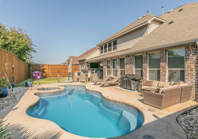 Photo 2 of Single family home for sale at 9939 Amberwoods Ln, Frisco, TX 75035 | MLS# 21383693 | Listing updated on 2026-09-25