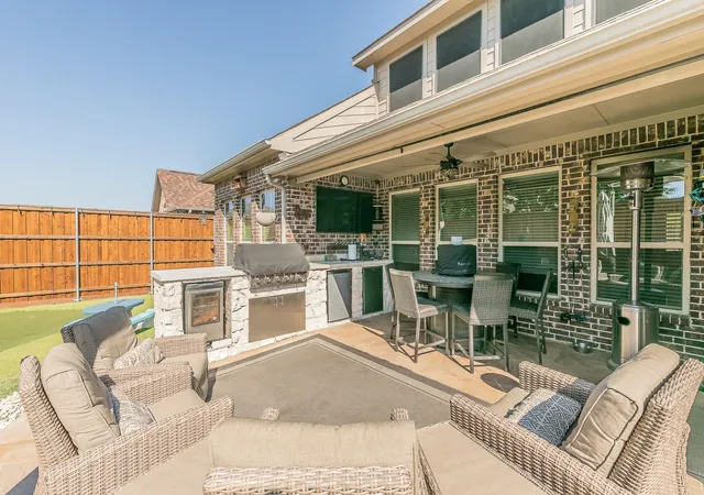 Photo 3 of Single family home for sale at 9939 Amberwoods Ln, Frisco, TX 75035 | MLS# 21383693 | Listing updated on 2026-09-25