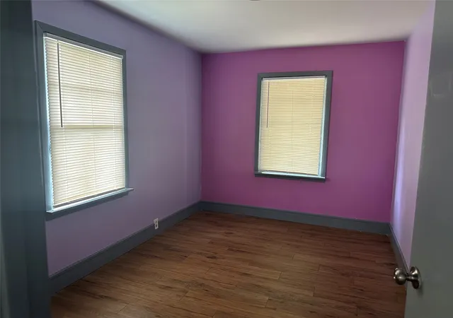 Photo 3 of Single family home for sale at 137 Lynn Dr, Azle, TX 76020 | MLS# 21383913 | Listing updated on 2026-09-12