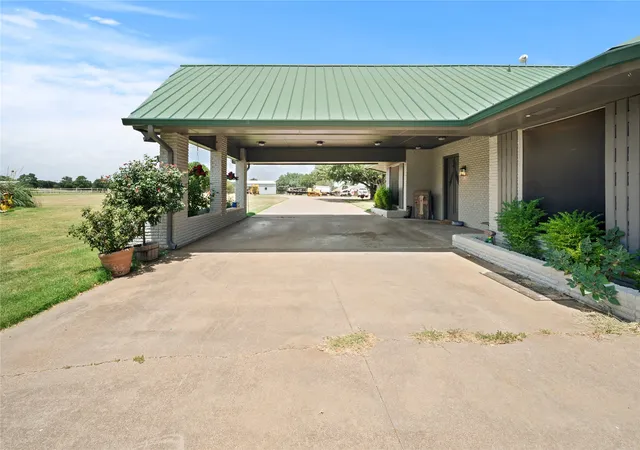 Photo 3 of Single family home for sale at 1629 Blair Dr, Cleburne, TX 76031 | MLS# 21383881 | Listing updated on 2026-09-11