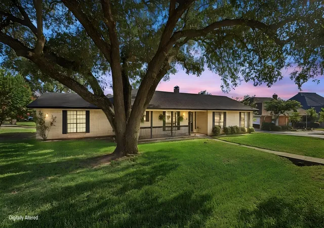 Photo 1 of Single family home for sale at 9012 Bontura Rd, Granbury, TX 76049 | MLS# 21383916 | Listing updated on 2026-09-11