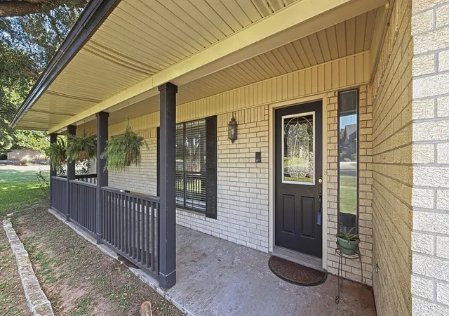 Photo 3 of Single family home for sale at 9012 Bontura Rd, Granbury, TX 76049 | MLS# 21383916 | Listing updated on 2026-09-11
