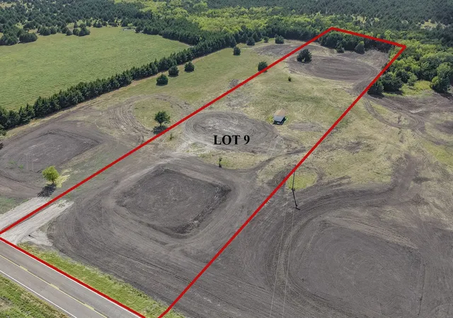 Photo 1 of Land for sale at 3227 Fm Rd 1569, Greenville, TX 75401 | MLS# 21383814 | Listing updated on 2026-09-11