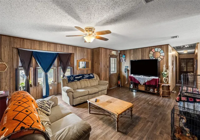 Photo 4 of Single family home for sale at 630 Cranford St, Sulphur Springs, TX 75482 | MLS# 21383928 | Listing updated on 2026-09-13
