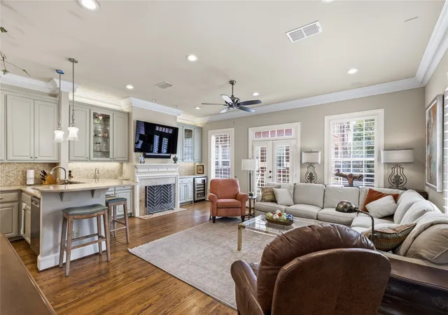 Photo 3 of Townhouse for sale at 2838 State St, Dallas, TX 75204 | MLS# 21381416 | Listing updated on 2026-09-11