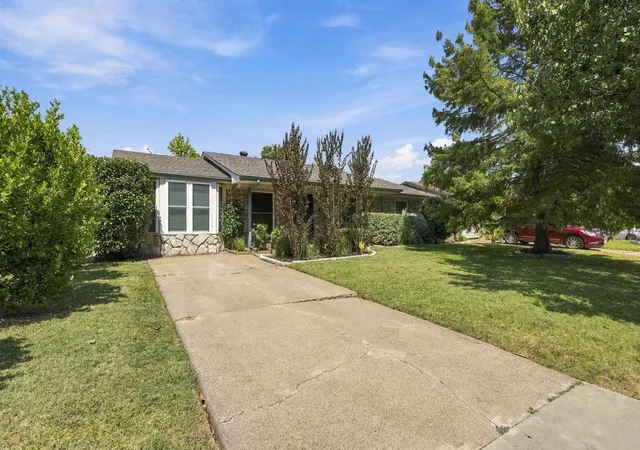 Photo 1 of Single family home for sale at 3701 Statler Dr, Mesquite, TX 75150 | MLS# 21383940 | Listing updated on 2026-09-12