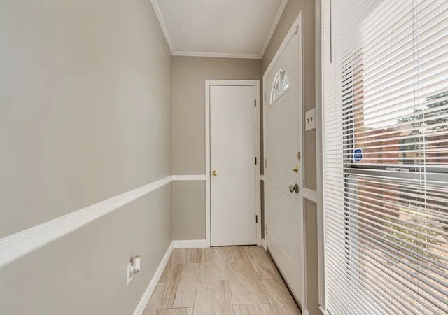Photo 3 of Condo for sale at 905 Cedarland Blvd, Arlington, TX 76011 | MLS# 21381396 | Listing updated on 2026-09-11