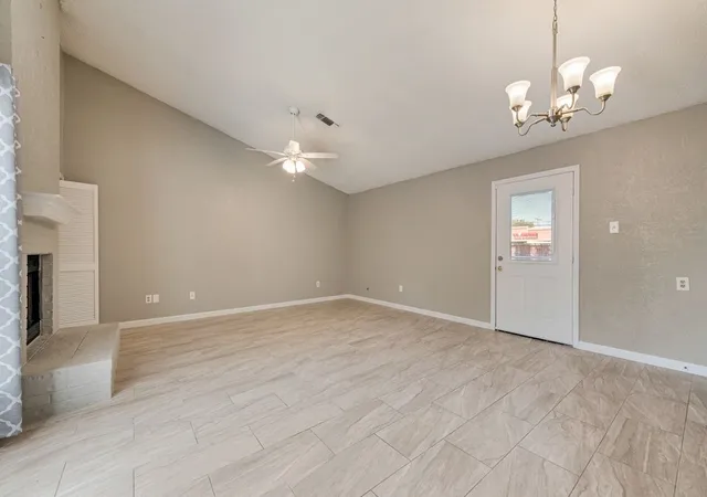 Photo 4 of Condo for sale at 905 Cedarland Blvd, Arlington, TX 76011 | MLS# 21381396 | Listing updated on 2026-09-11