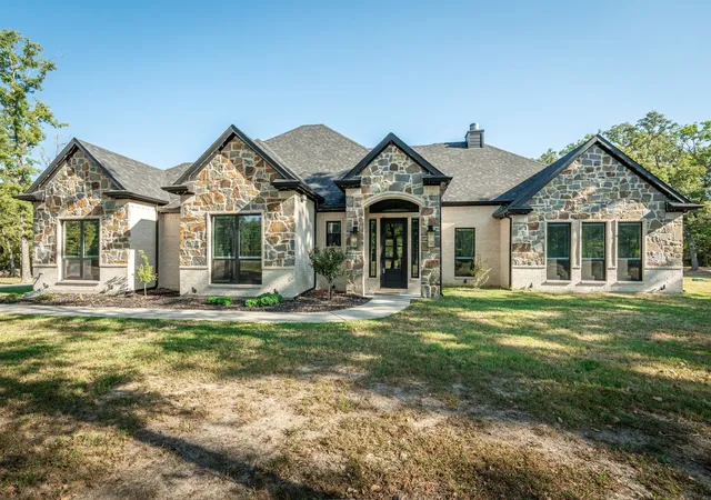 Photo 1 of Single family home for sale at 6707 Anchor Point, Quinlan, TX 75474 | MLS# 21382701 | Listing updated on 2026-09-12