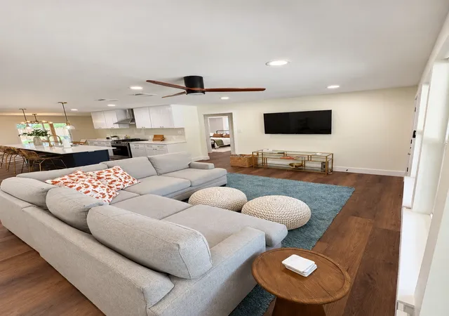 Photo 2 of Single family home for sale at 129 S Roberts Cut Off Rd, Fort Worth, TX 76114 | MLS# 21383968 | Listing updated on 2026-09-11
