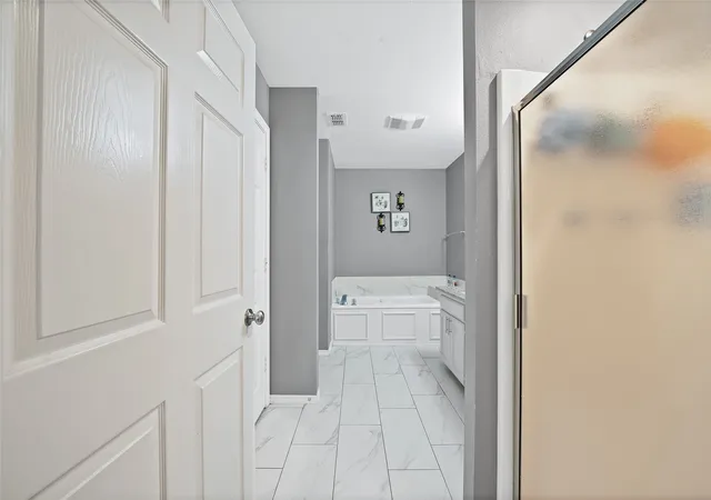 Photo 4 of Single family home for sale at 600 E Jacob St, Pilot Point, TX 76258 | MLS# 21383975 | Listing updated on 2026-09-12
