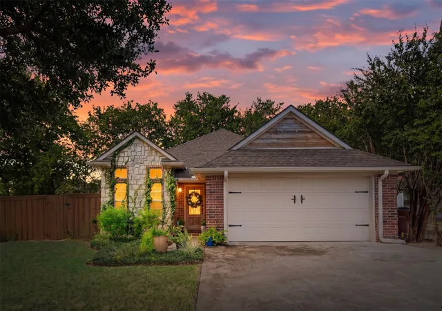 Photo 1 of Single family home for sale at 700 Blanton Dr, Sherman, TX 75092 | MLS# 21383160 | Listing updated on 2026-09-28