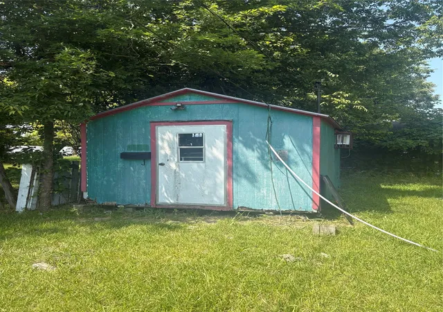 Photo 3 of Land for sale at 200 S Reagan St, Clarksville, TX 75426 | MLS# 21383977 | Listing updated on 2026-09-11