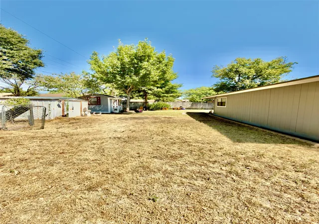 Photo 37 of Single family home for sale at 1552 Montclair Dr, Fort Worth, TX 76103 | MLS# 21383004 | Listing updated on 2026-09-11