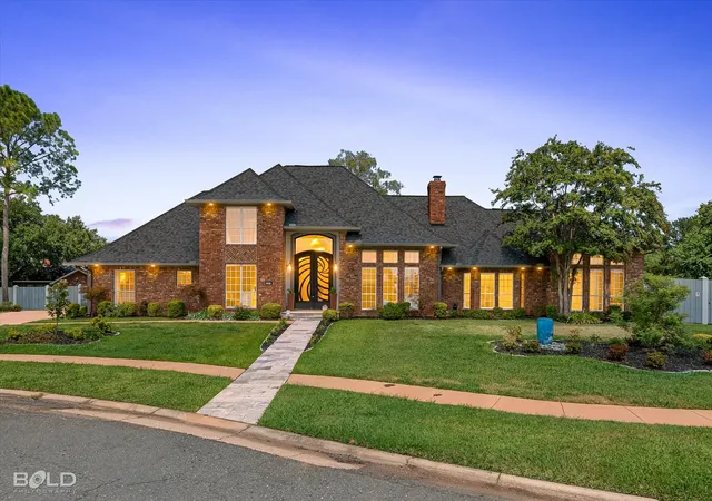 Photo 3 of Single family home for sale at 18 Dover Cir, Bossier City, LA 71111 | MLS# 21383887 | Listing updated on 2026-09-11