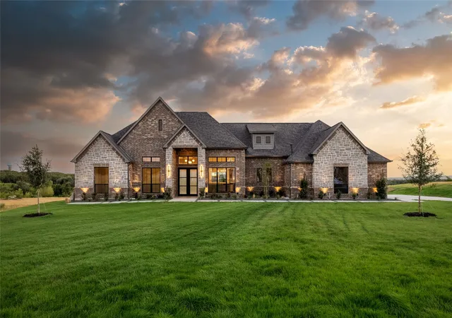 Photo 1 of Single family home for sale at 1031 Ranch Vista Rd, Granbury, TX 76049 | MLS# 21383987 | Listing updated on 2026-09-13
