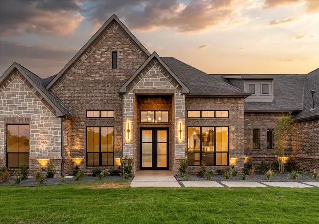 Photo 2 of Single family home for sale at 1031 Ranch Vista Rd, Granbury, TX 76049 | MLS# 21383987 | Listing updated on 2026-09-13