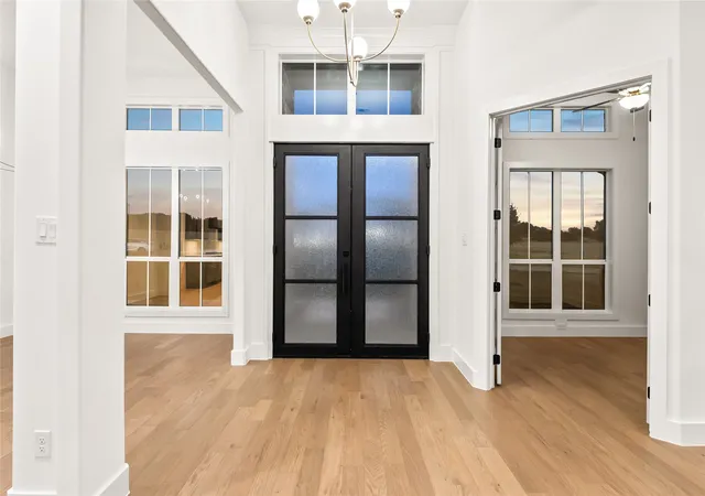Photo 3 of Single family home for sale at 1031 Ranch Vista Rd, Granbury, TX 76049 | MLS# 21383987 | Listing updated on 2026-09-13