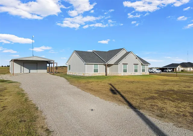 Photo 2 of Single family home for sale at 326 Lone Crk Dr, West, TX 76691 | MLS# 21383539 | Listing updated on 2026-10-04
