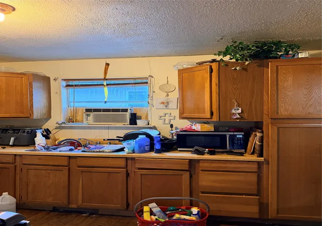 Photo 3 of Sale Pending at 3514 Clinton Ave, Fort Worth, TX 76106 | MLS# 21383992 | Listing updated on 2026-09-14