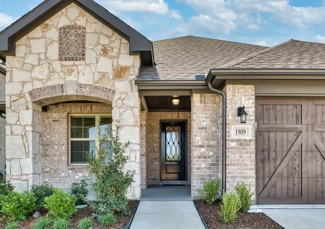 Photo 3 of Sale Pending at 1909 Miramar Ct, Little Elm, TX 75068 | MLS# 21383708 | Listing updated on 2026-10-02