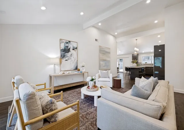 Photo 2 of Single family home for sale at 6524 Kenwell St, Dallas, TX 75209 | MLS# 21384007 | Listing updated on 2026-09-19