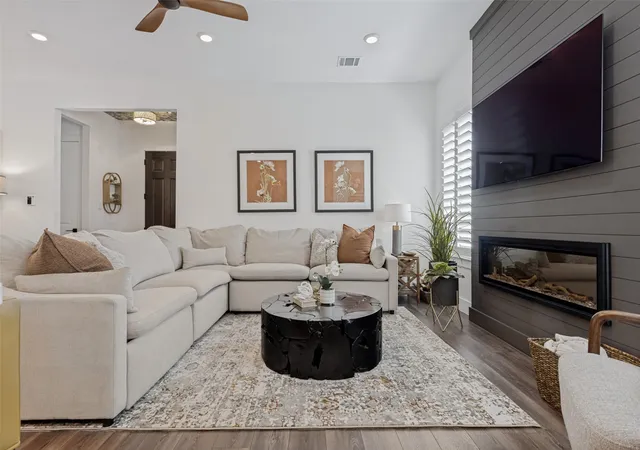 Photo 4 of Single family home for sale at 3509 The Cmns Pkwy, Sachse, TX 75048 | MLS# 21380128 | Listing updated on 2026-09-12