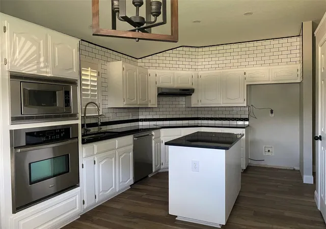 Photo 4 of Single family home for sale at 18 Monroe Ct, Allen, TX 75002 | MLS# 21384012 | Listing updated on 2026-09-12